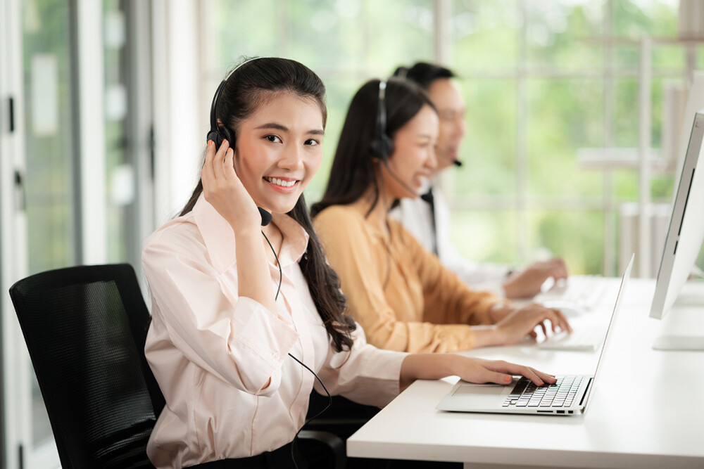 Contact Castor Networks 24/7